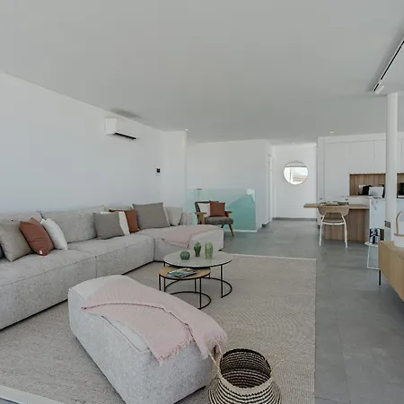 Estandar 8- Casangular By Upper