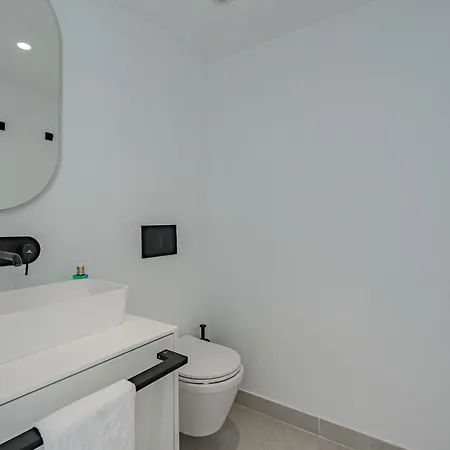 Estandar 8- Casangular By Upper * 阿德耶