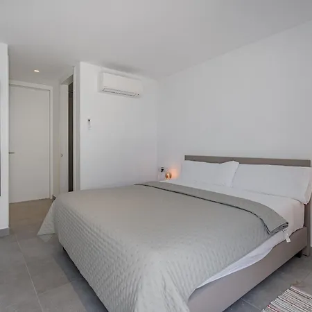 Βίλα Estandar 8- Casangular By Upper