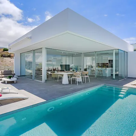 Estandar 8- Casangular By Upper 阿德耶